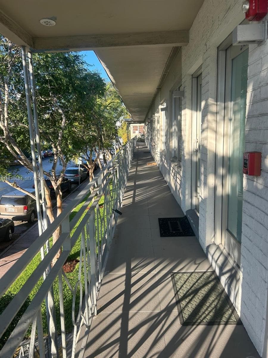 801 15th St # 202, Miami Beach FL 33139 — 11