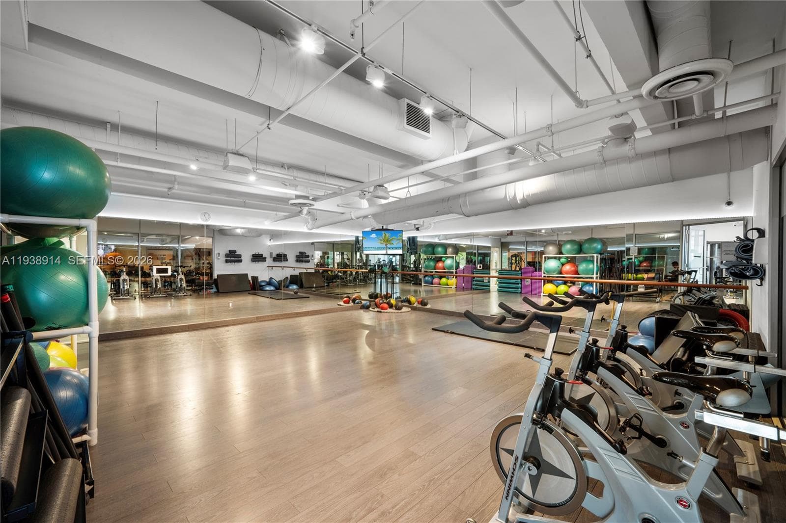 6103 Aqua Ave # 701, Miami Beach FL 33141 — 32