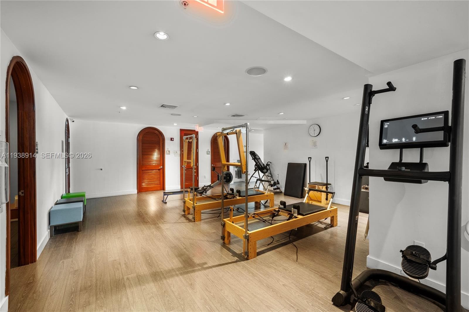 6103 Aqua Ave # 701, Miami Beach FL 33141 — 33
