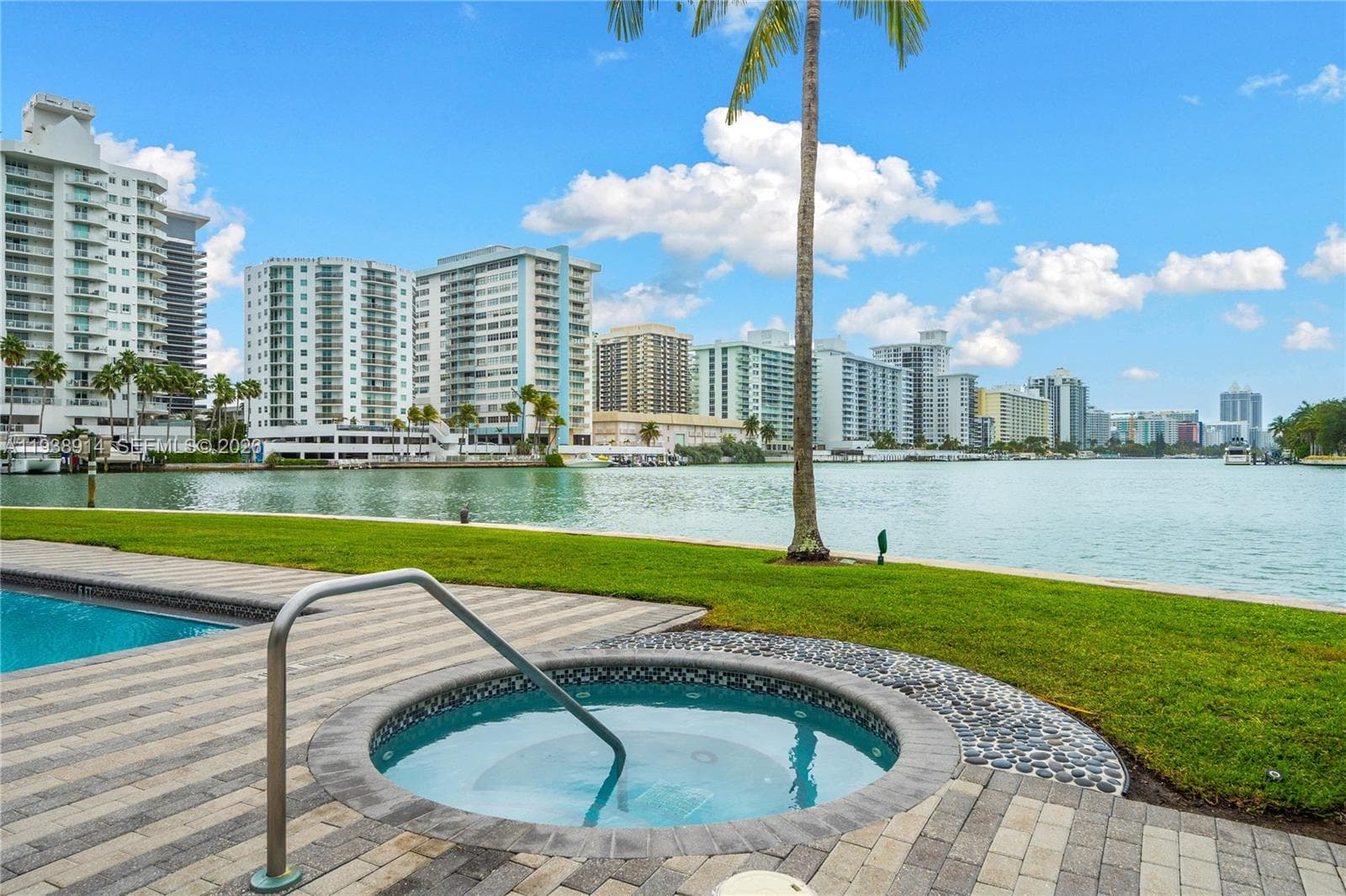 6103 Aqua Ave # 701, Miami Beach FL 33141 — 25