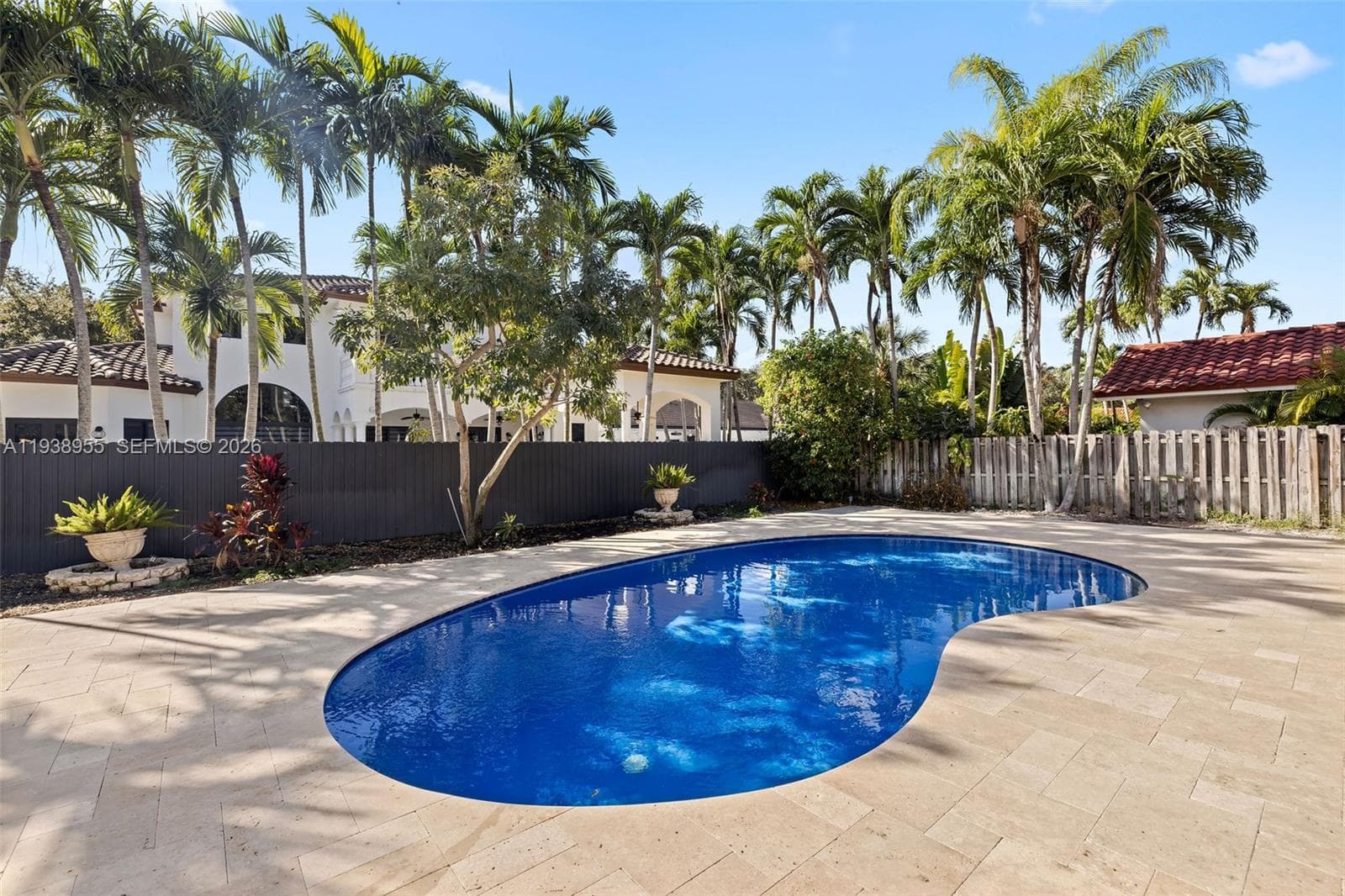 7910 NW 169th Ter, Miami Lakes FL 33016 — 20