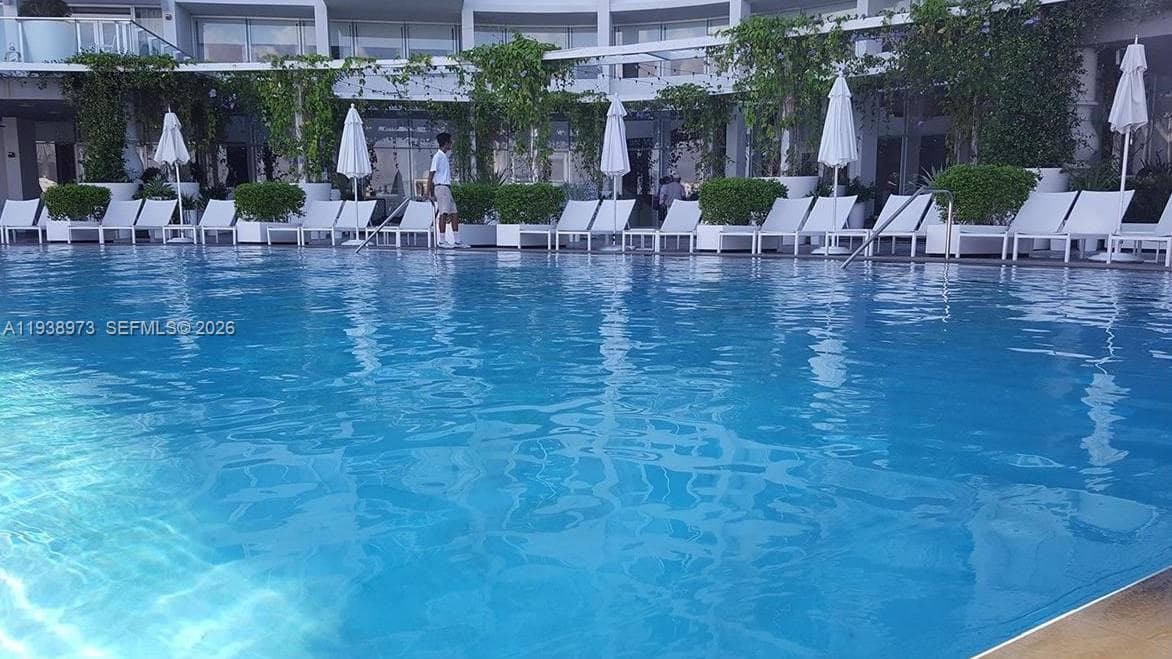 1100 West Ave # 517, Miami Beach FL 33139 — 33
