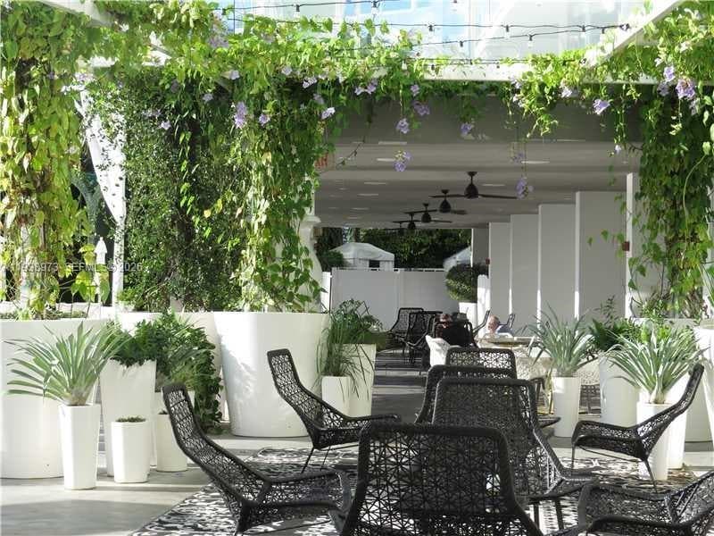 1100 West Ave # 517, Miami Beach FL 33139 — 50
