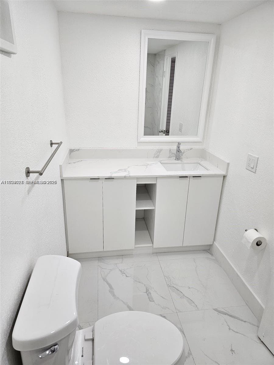 9440 Fontainebleau Blvd # 203, Miami FL 33172 — 4