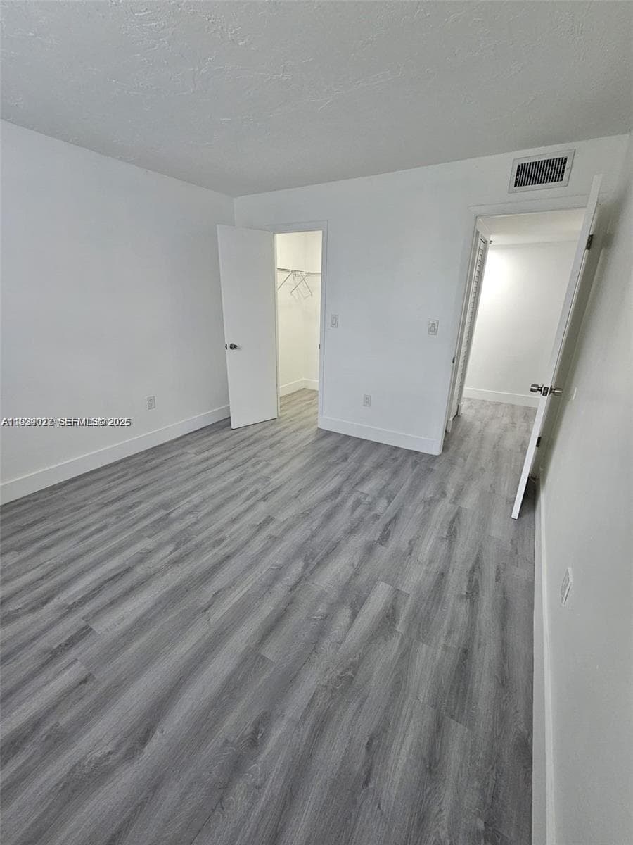 9440 Fontainebleau Blvd # 203, Miami FL 33172 — 8