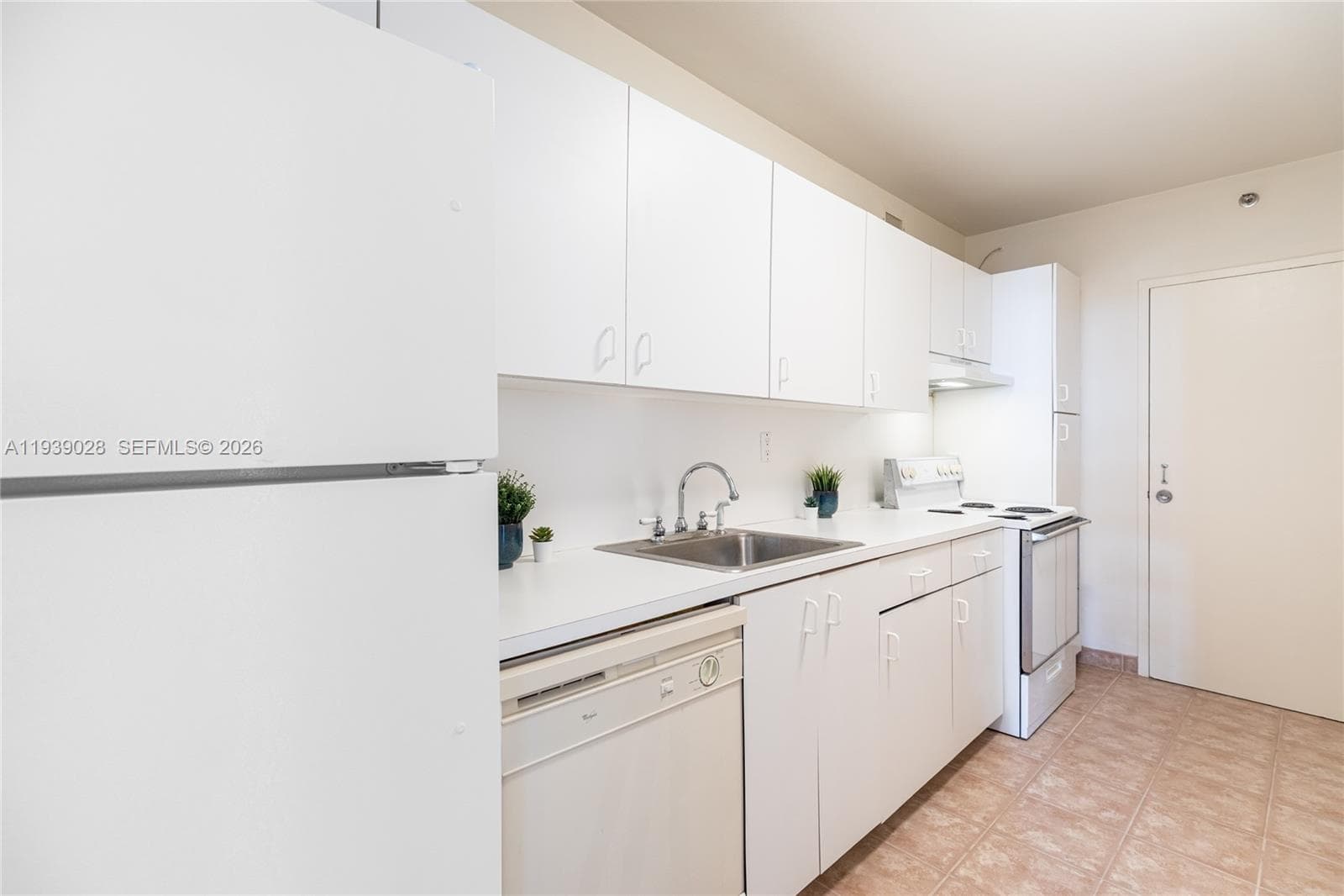 100 Lincoln Rd # 431, Miami Beach FL 33139 — 12