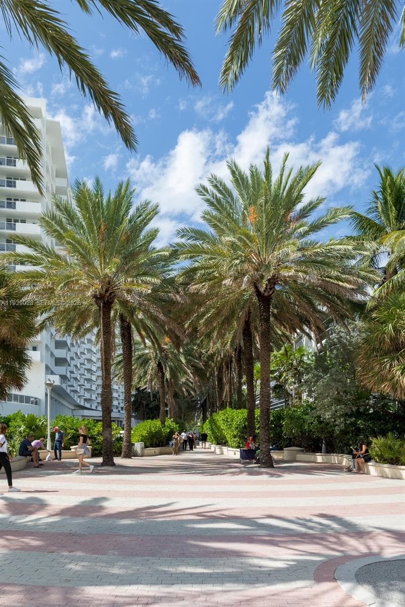 100 Lincoln Rd # 431, Miami Beach FL 33139 — 32