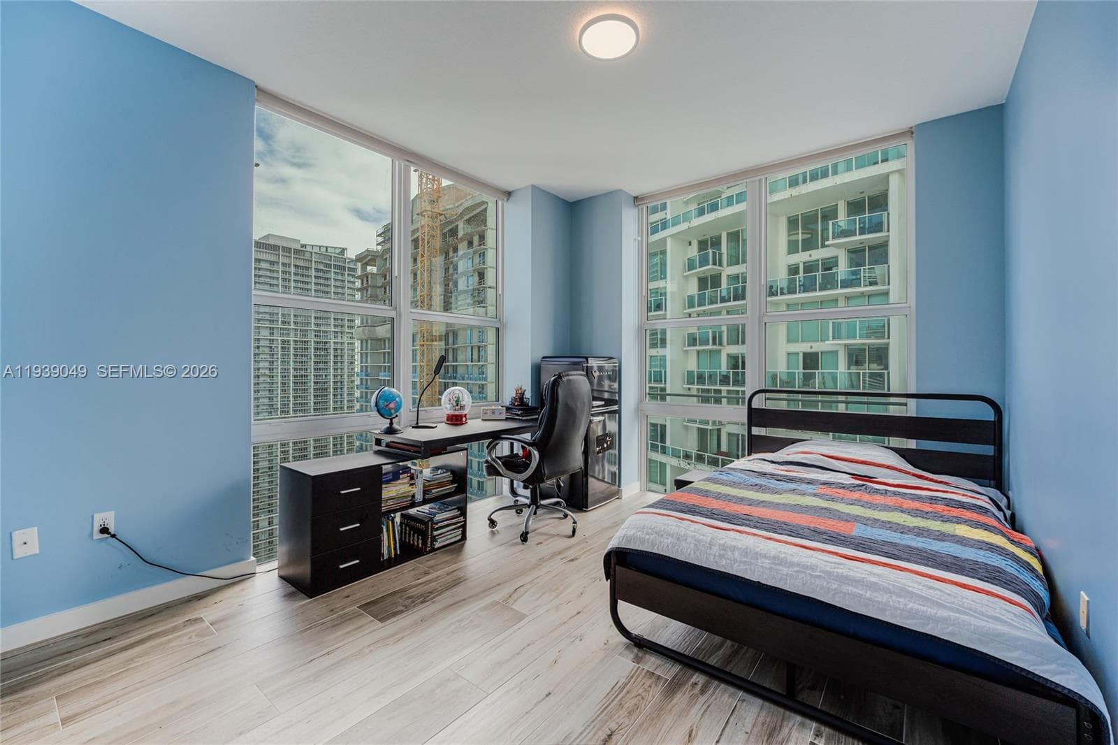 31 SE 5th St # 3918, Miami FL 33131 — 12