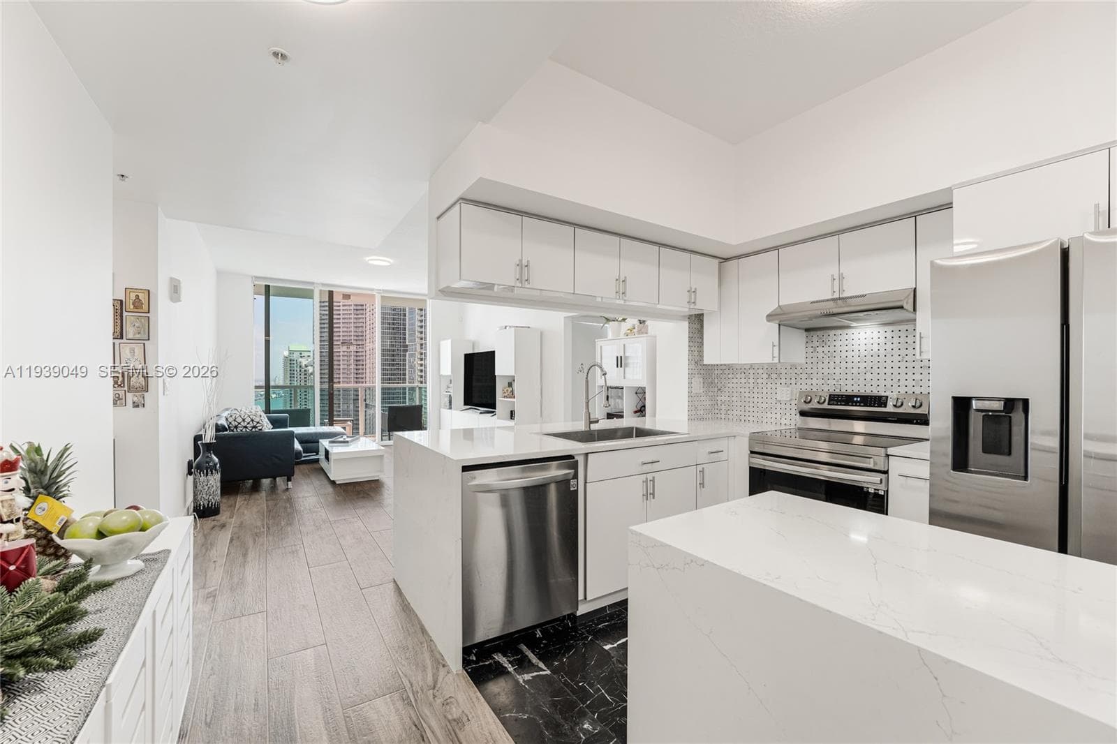31 SE 5th St # 3918, Miami FL 33131 — 3
