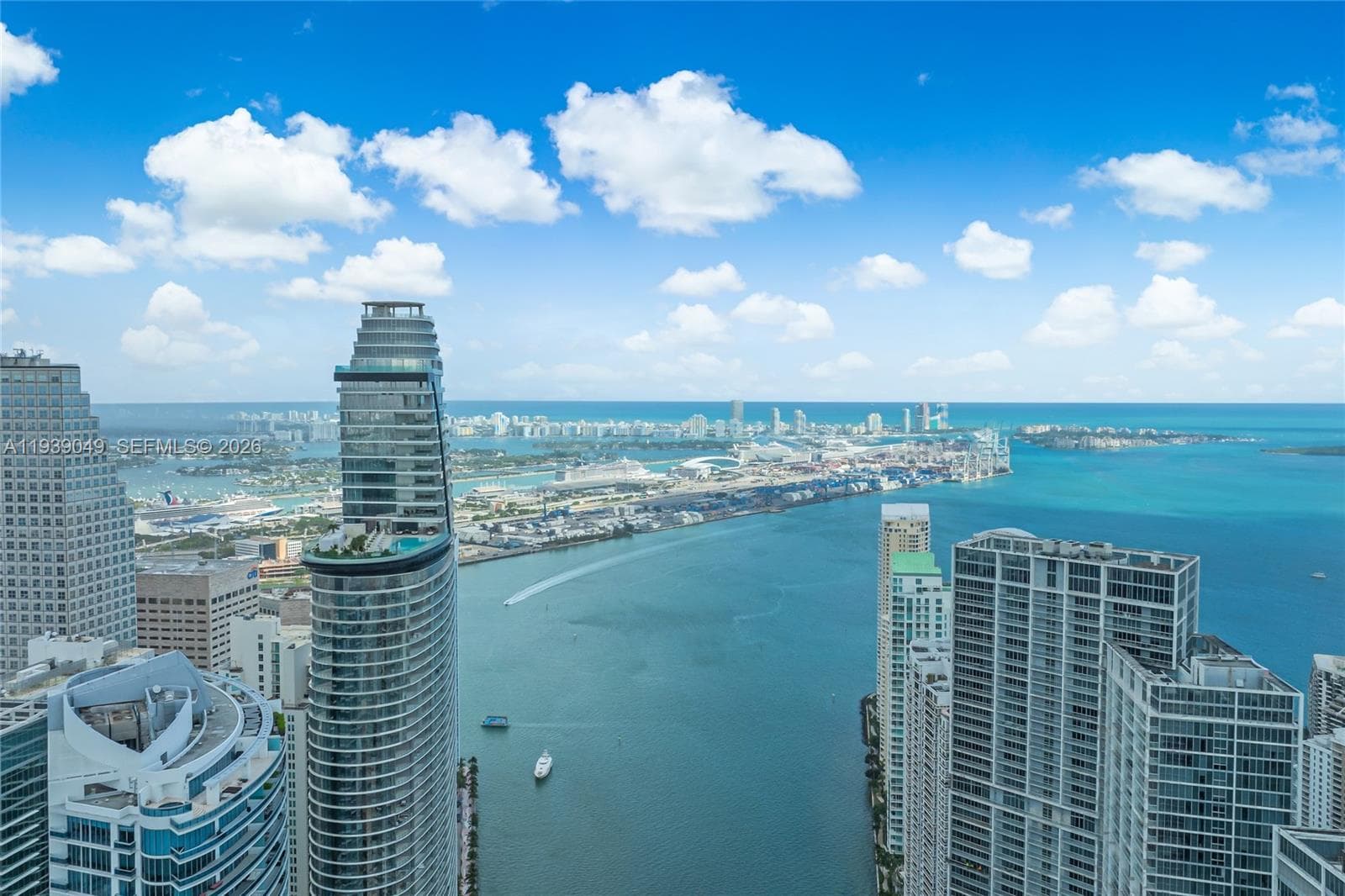 31 SE 5th St # 3918, Miami FL 33131 — 1
