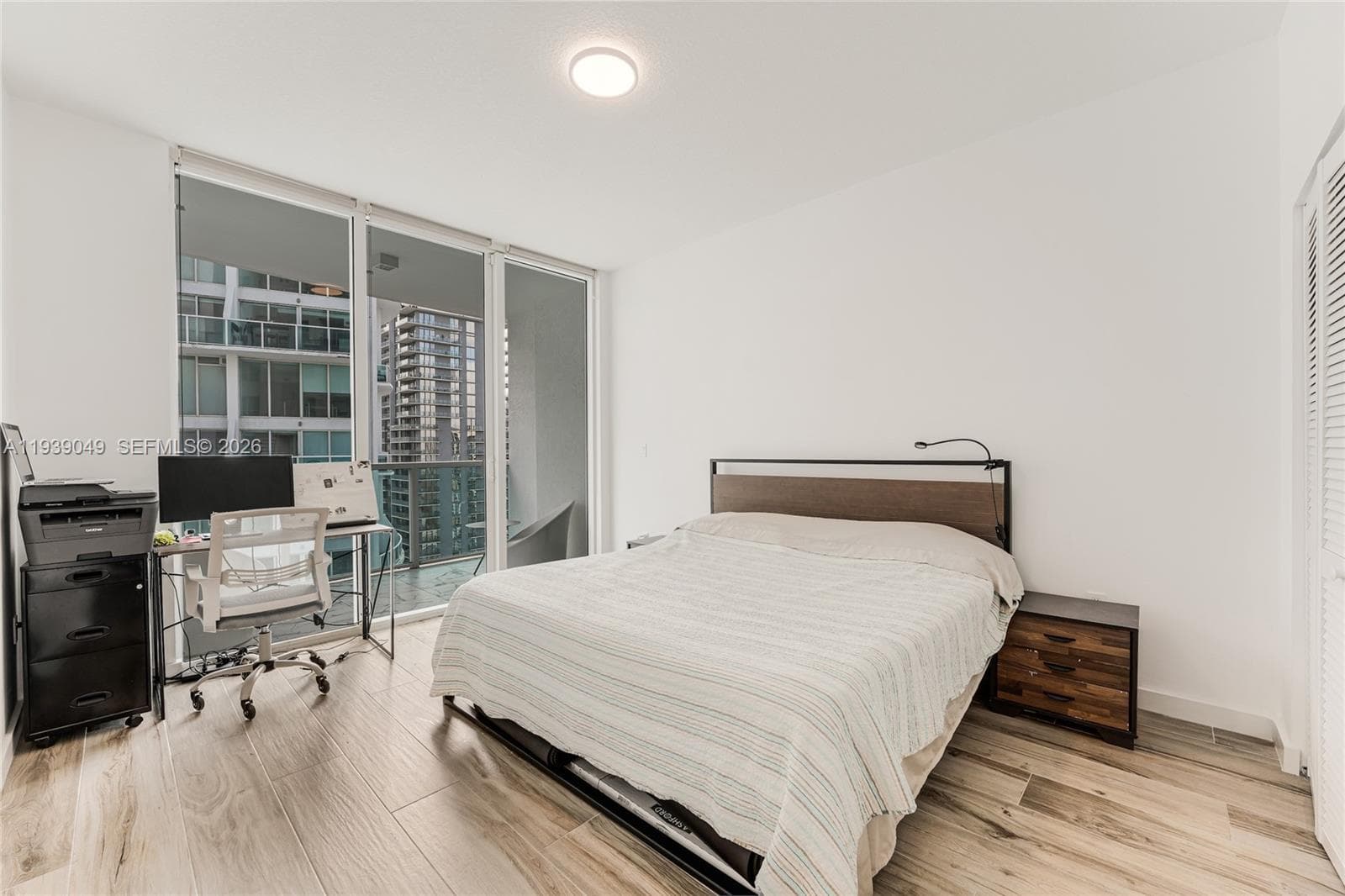31 SE 5th St # 3918, Miami FL 33131 — 18