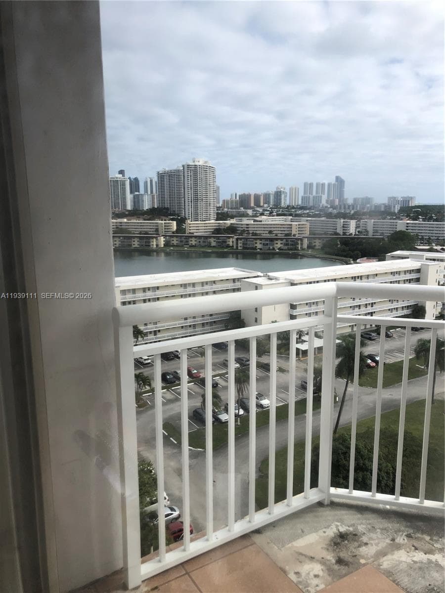 18011 Biscayne Blvd # 1403, Aventura FL 33160 — 1