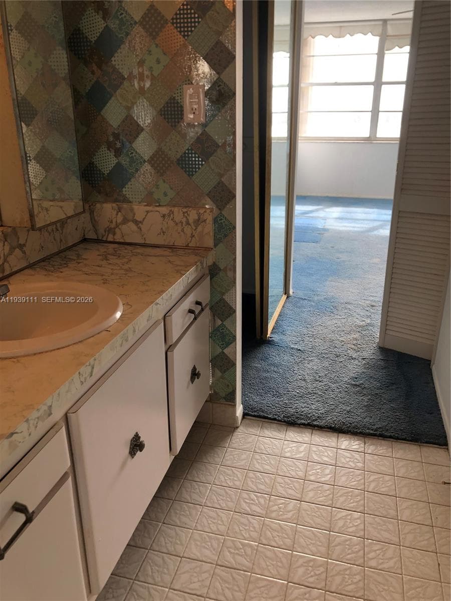 18011 Biscayne Blvd # 1403, Aventura FL 33160 — 15