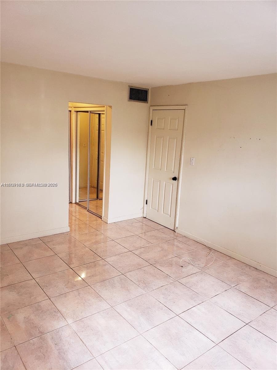 1450 NE 191st St # 201, Miami FL 33179 — 3