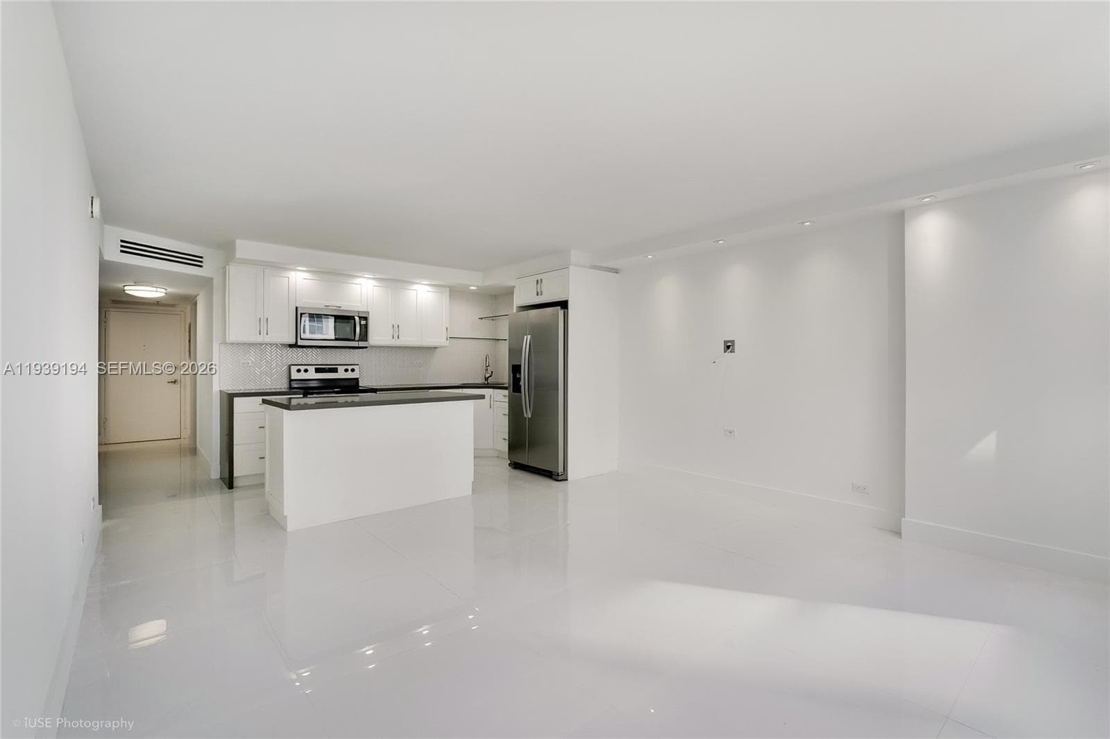 6039 Collins Ave # 1222, Miami Beach FL 33140 — 2