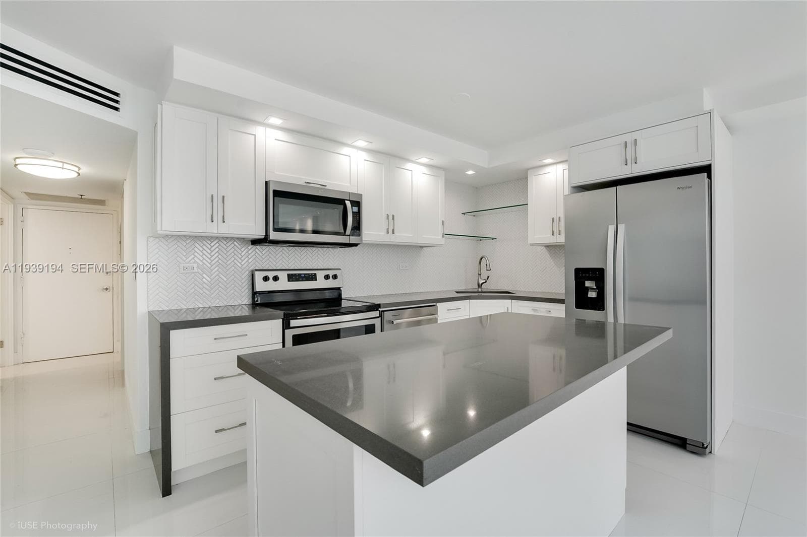 6039 Collins Ave # 1222, Miami Beach FL 33140 — 1
