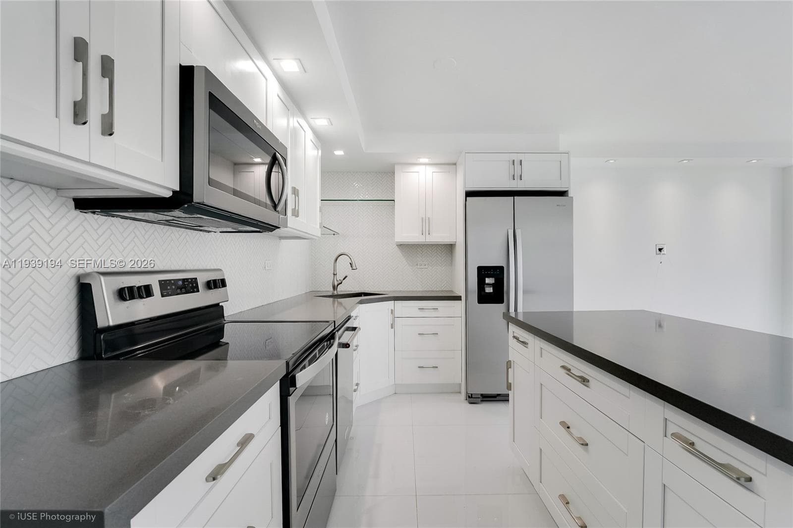 6039 Collins Ave # 1222, Miami Beach FL 33140 — 4