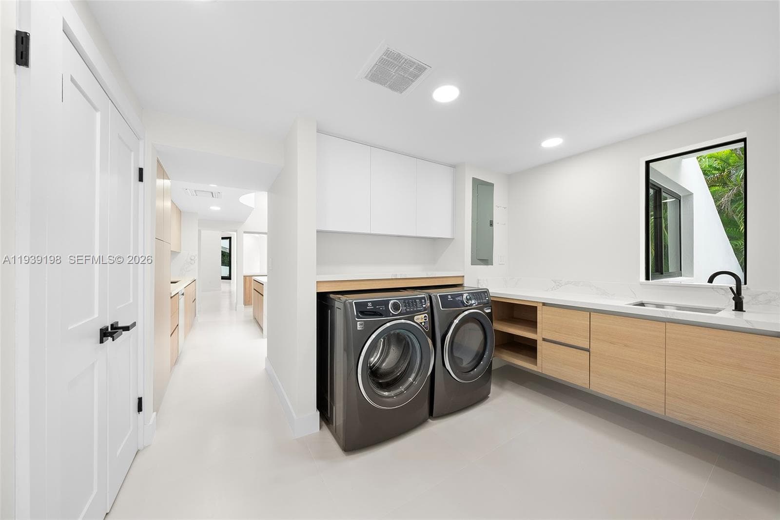 7540 Los Pinos Blvd, Coral Gables FL 33143 — 25