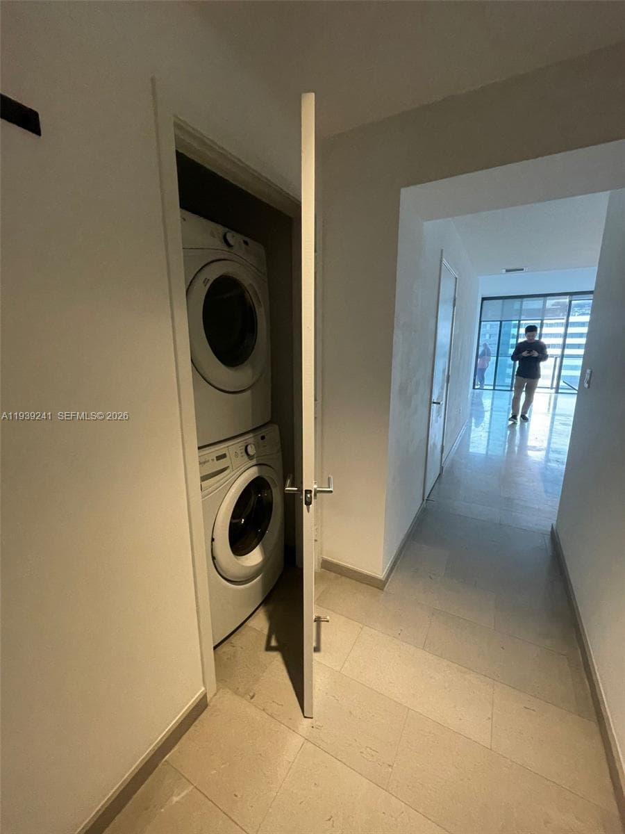 88 SW 7th St # 1608, Miami FL 33130 — 4