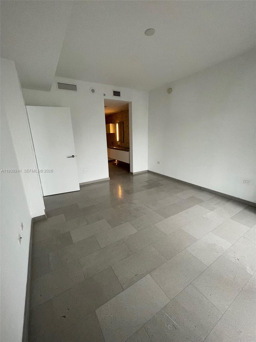 88 SW 7th St # 1608, Miami FL 33130 — 8