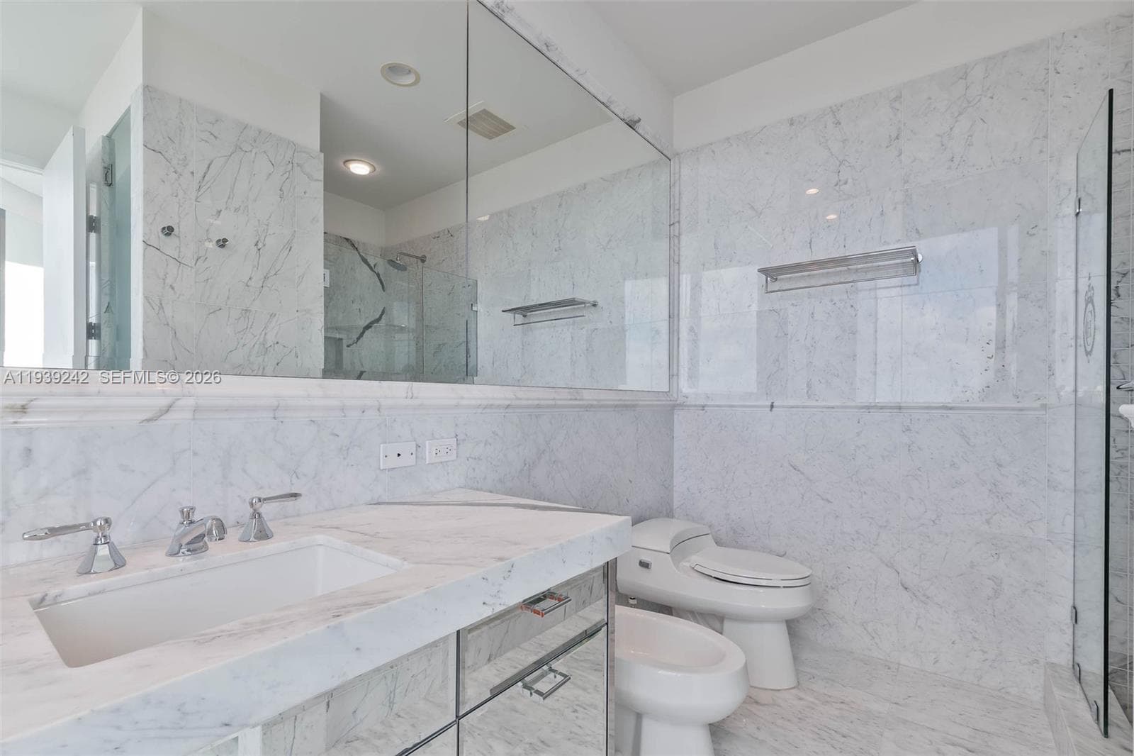 17475 Collins Ave # 2003, Sunny Isles Beach FL 33160 — 22