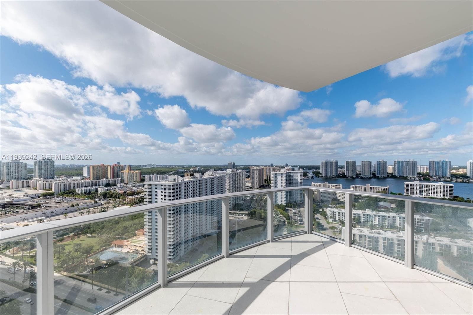 17475 Collins Ave # 2003, Sunny Isles Beach FL 33160 — 34