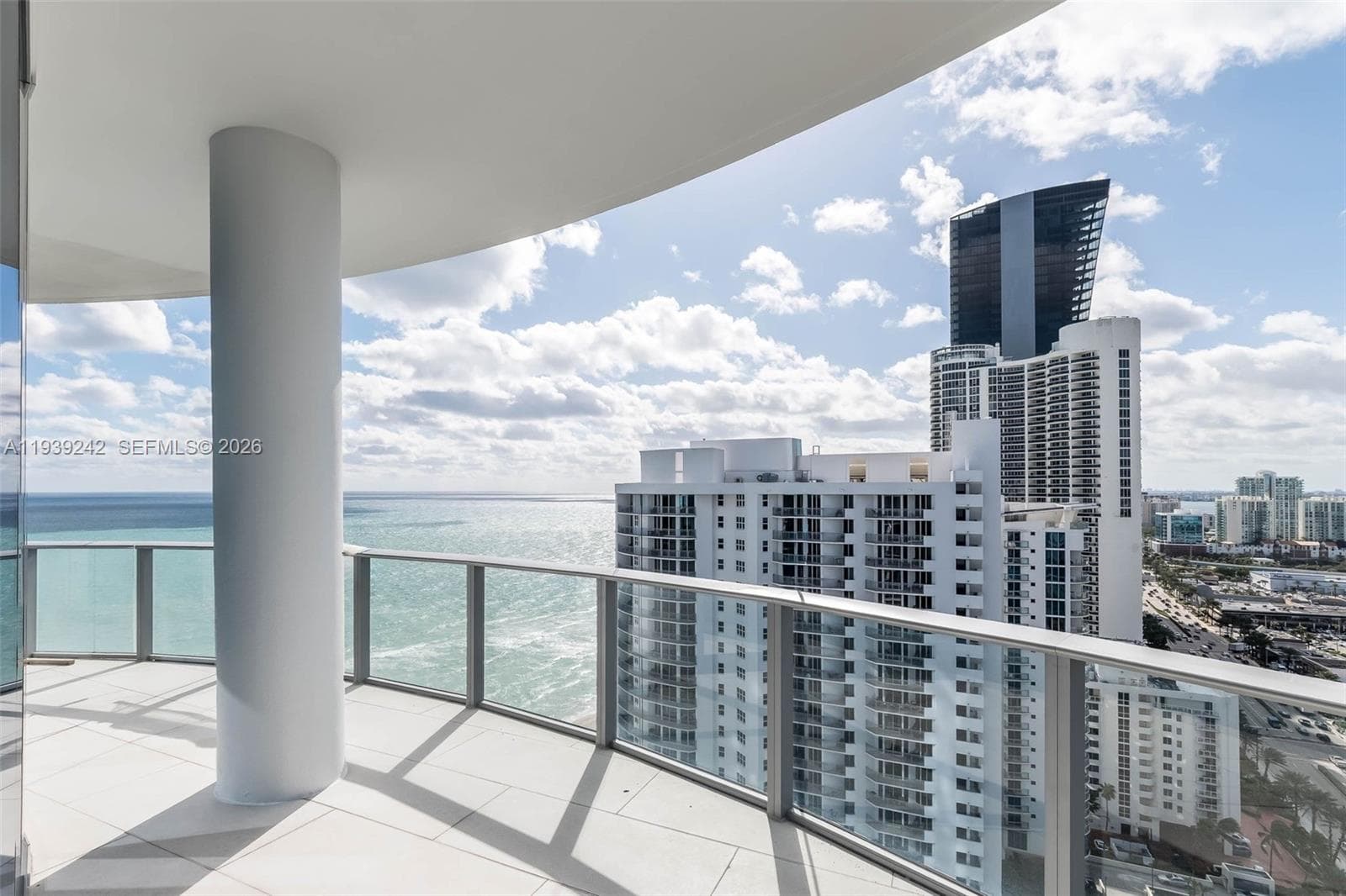 17475 Collins Ave # 2003, Sunny Isles Beach FL 33160 — 33
