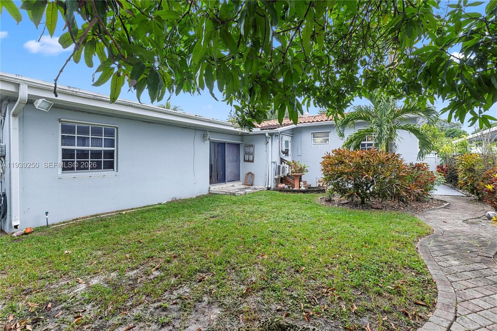 116 E 59, Hialeah FL 33013 — 23