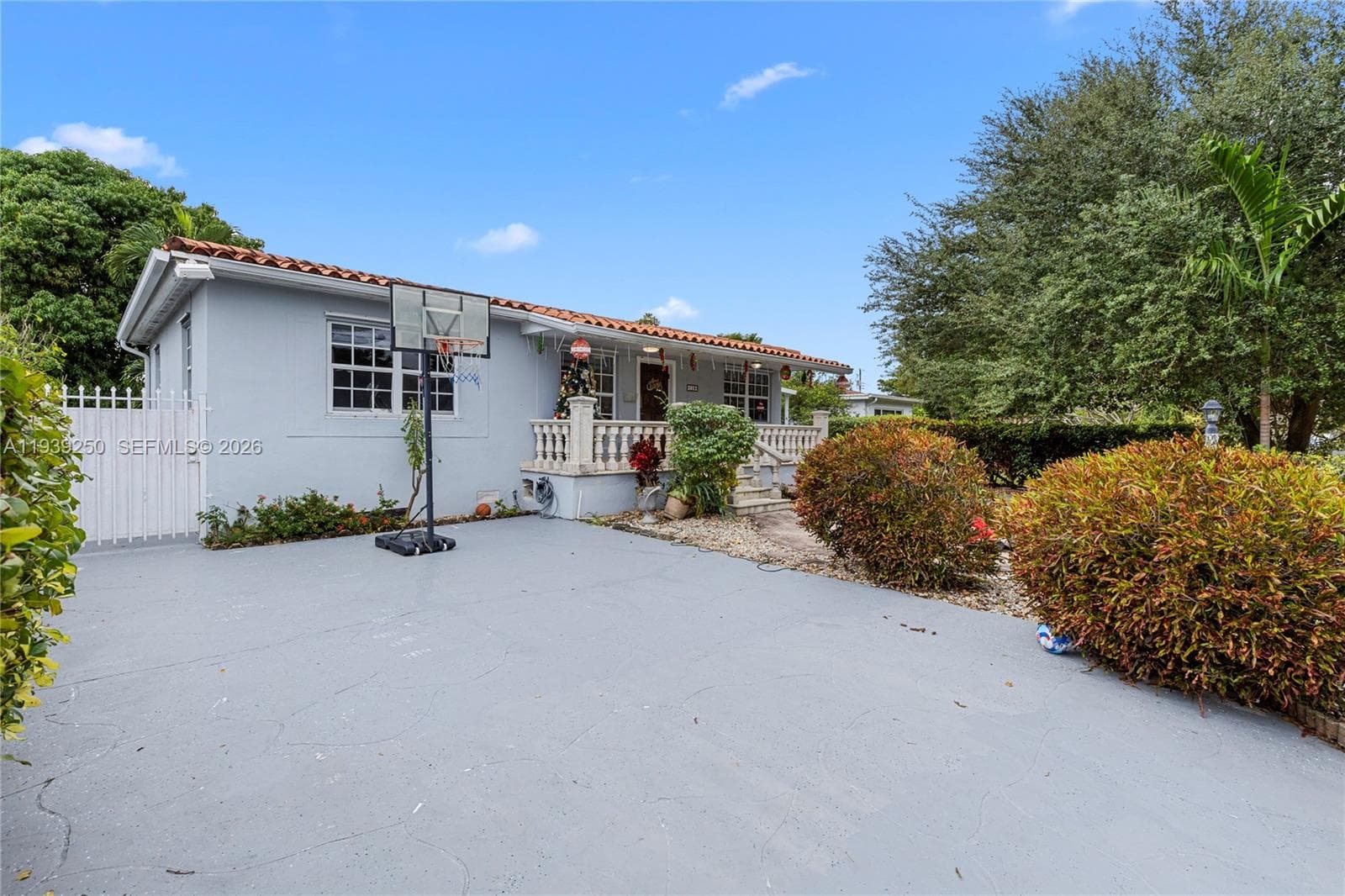 116 E 59, Hialeah FL 33013 — 18