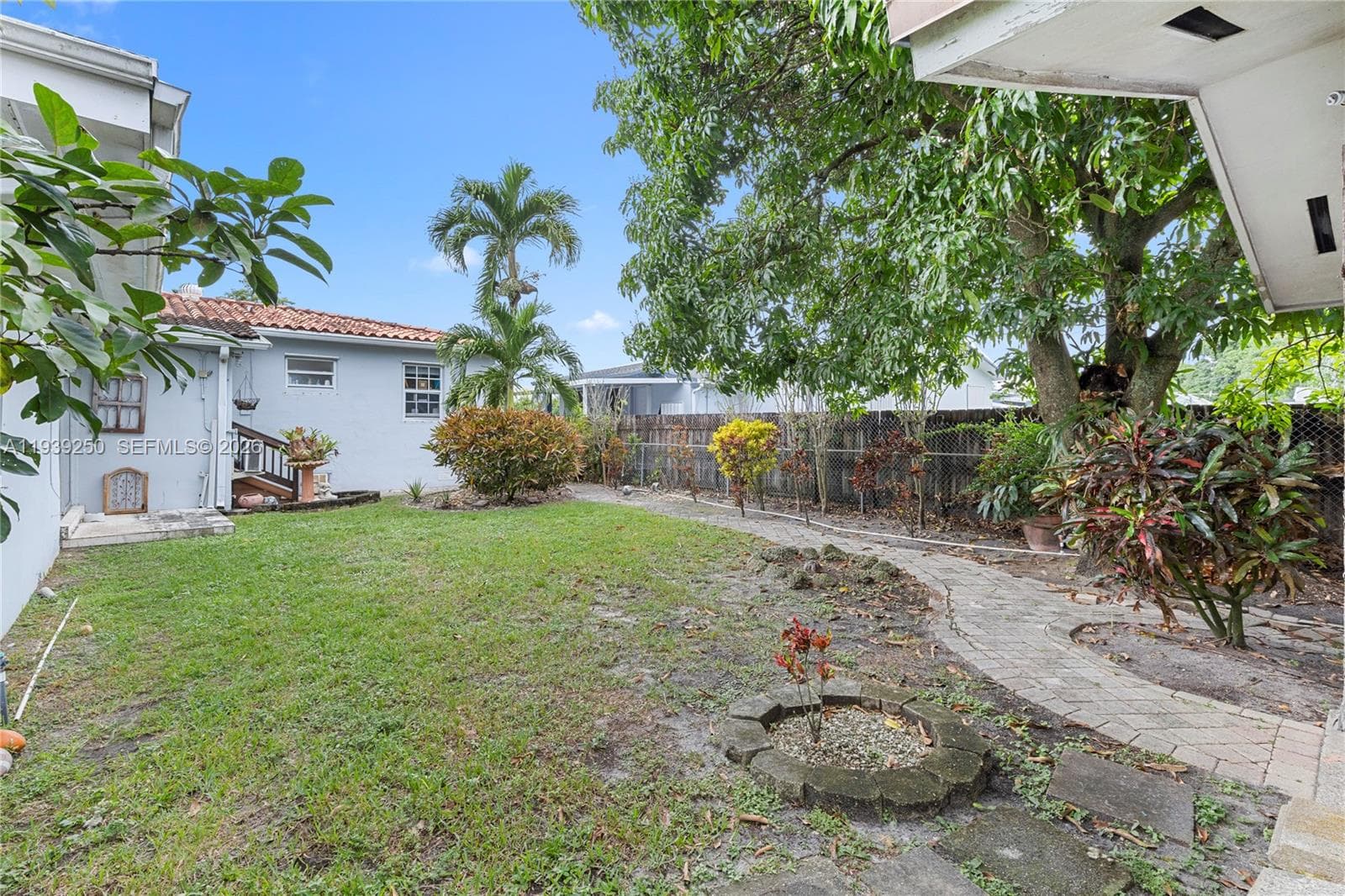 116 E 59, Hialeah FL 33013 — 21