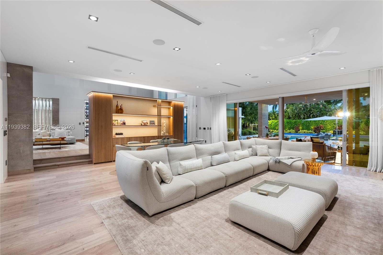 7218 SW 102nd St, Pinecrest FL 33156 — 71