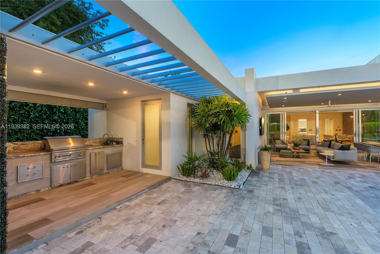 7218 SW 102nd St, Pinecrest FL 33156 — 69