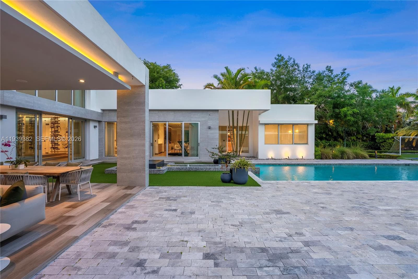 7218 SW 102nd St, Pinecrest FL 33156 — 65