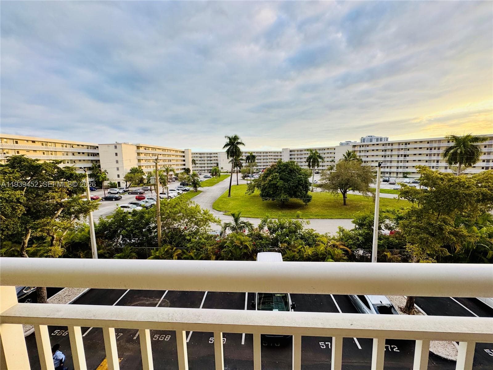 18021 Biscayne Blvd # 304, Aventura FL 33160 — 27