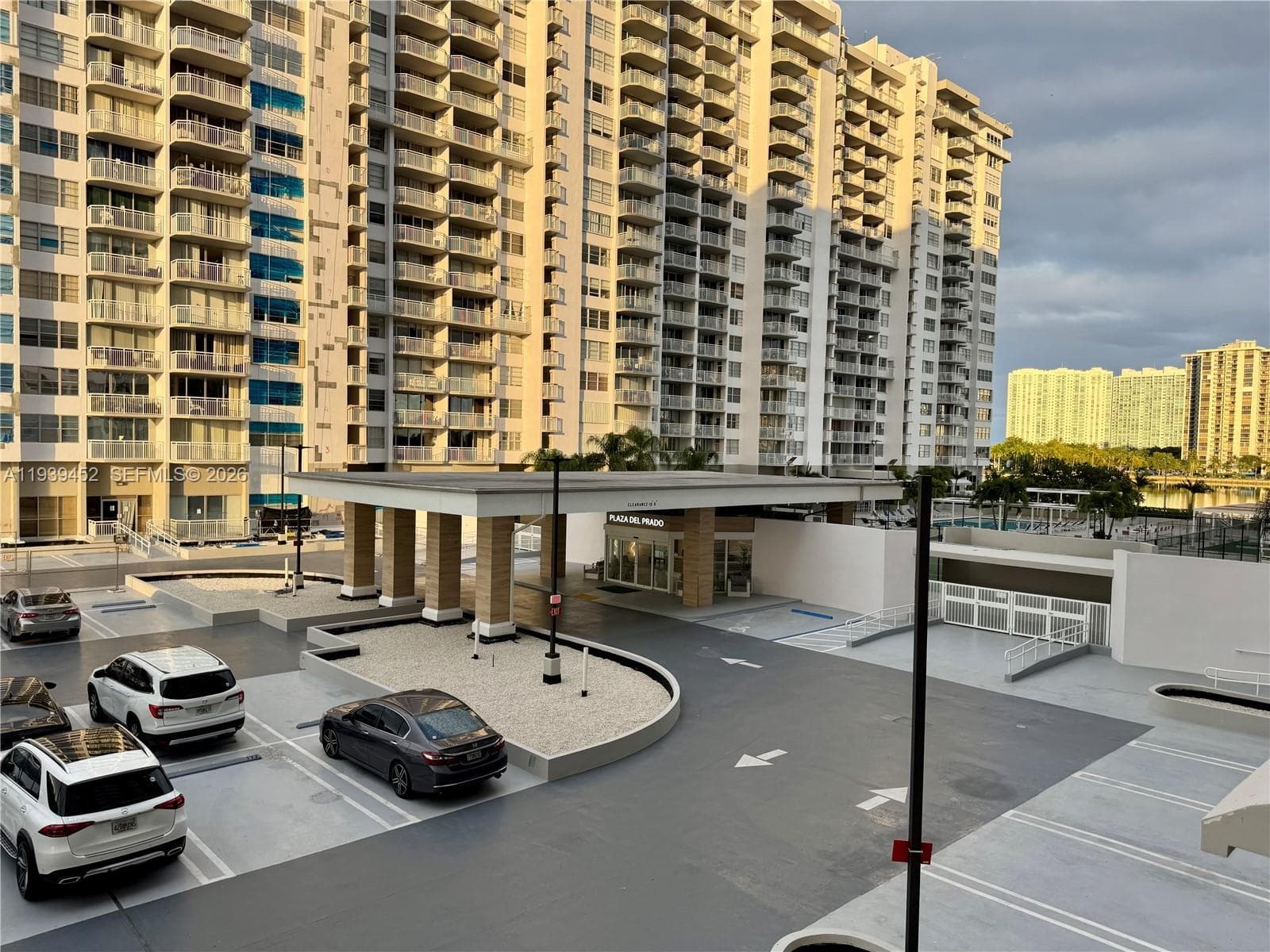 18021 Biscayne Blvd # 304, Aventura FL 33160 — 17