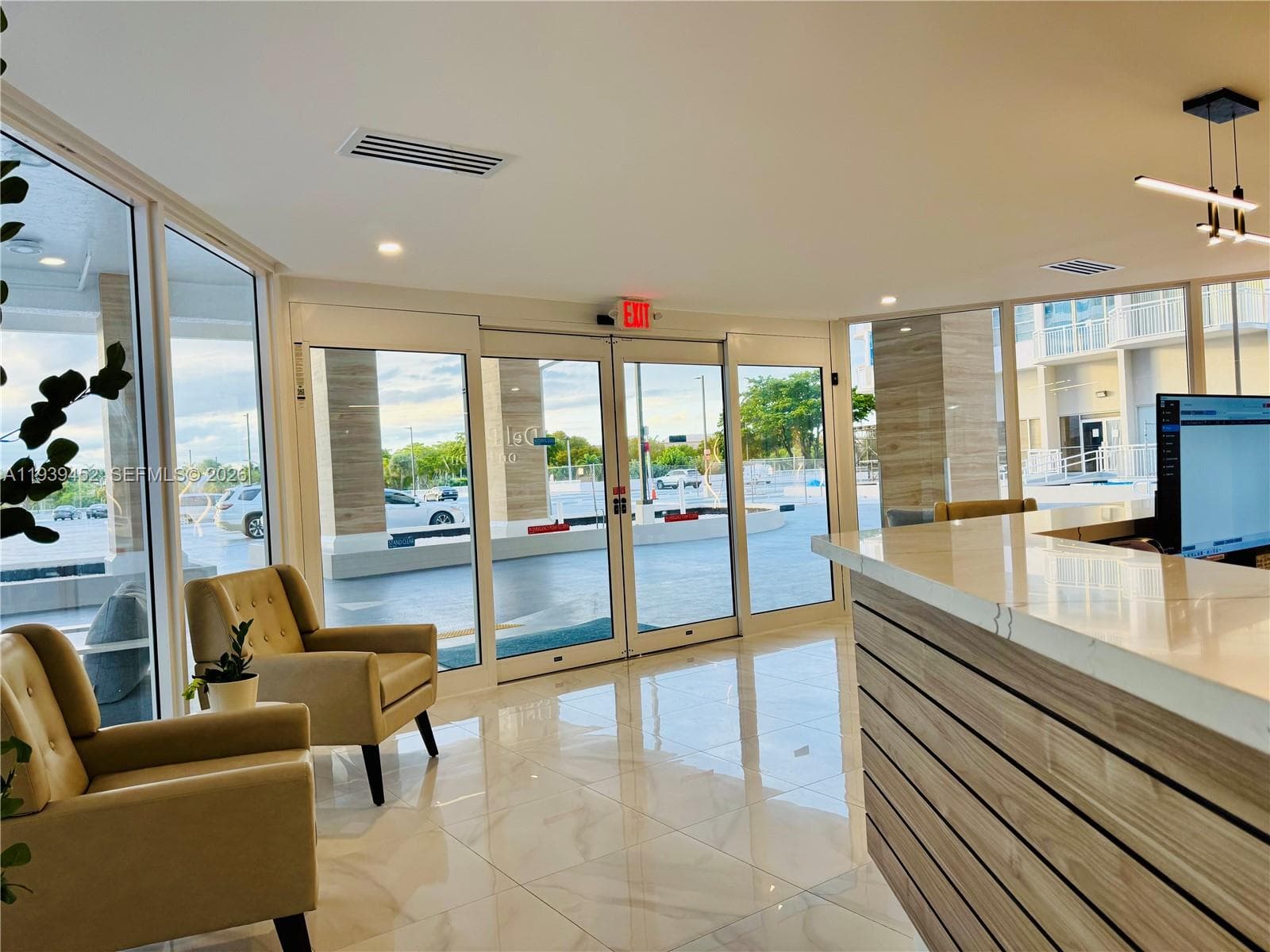 18021 Biscayne Blvd # 304, Aventura FL 33160 — 47