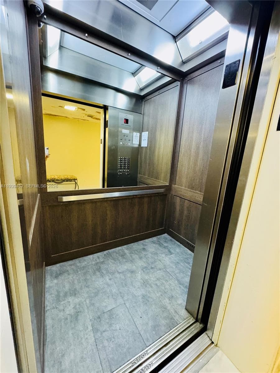 18021 Biscayne Blvd # 304, Aventura FL 33160 — 43