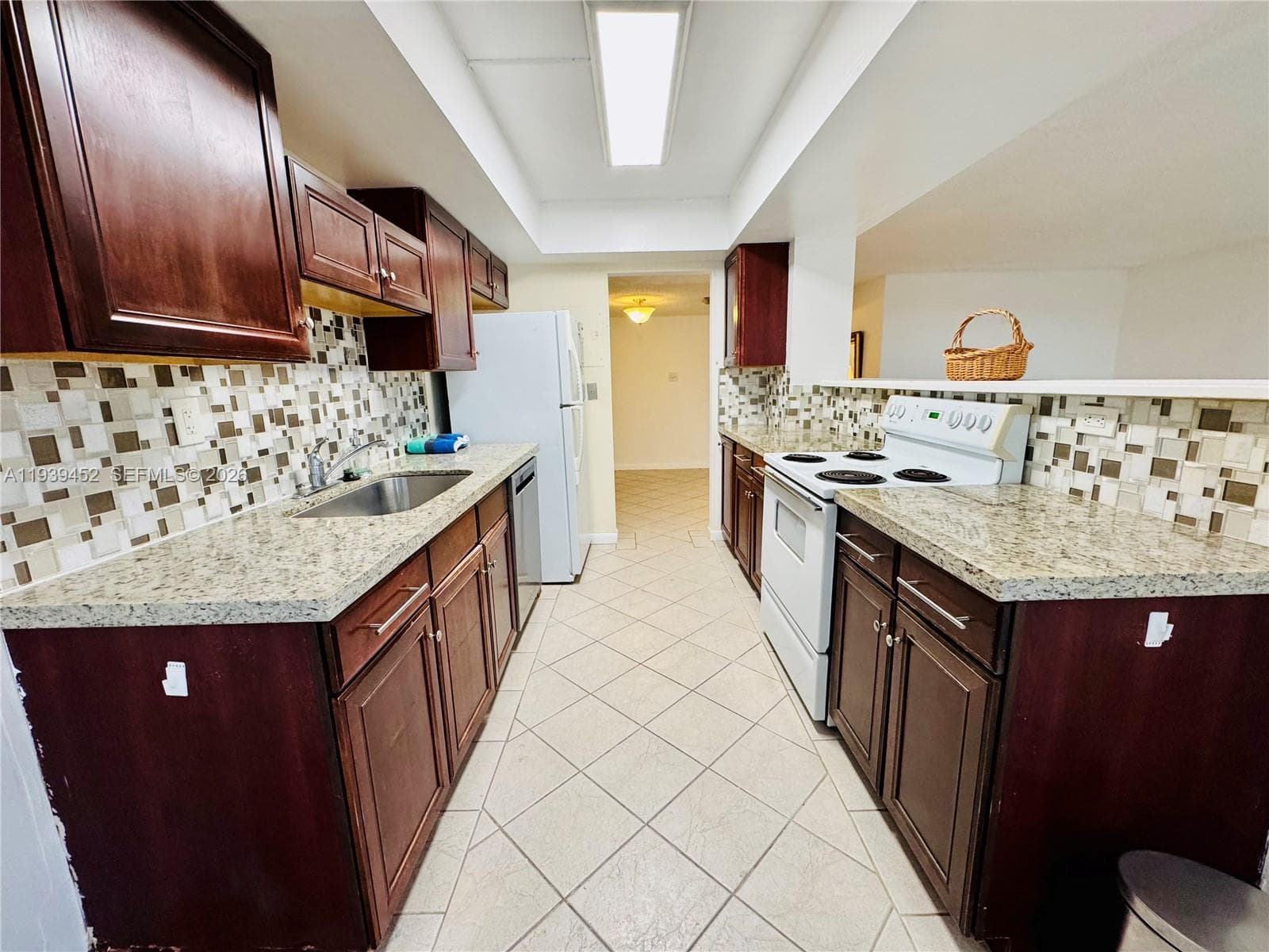 18021 Biscayne Blvd # 304, Aventura FL 33160 — 26