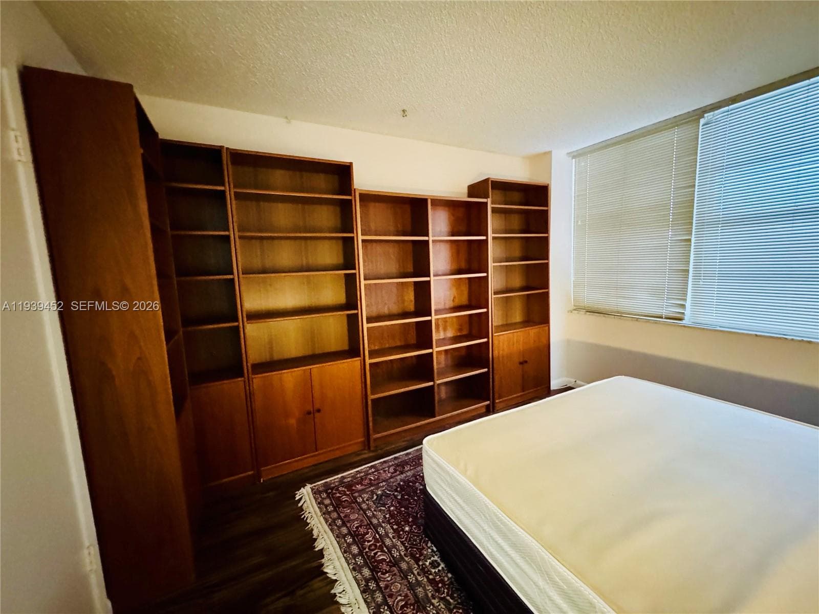 18021 Biscayne Blvd # 304, Aventura FL 33160 — 34