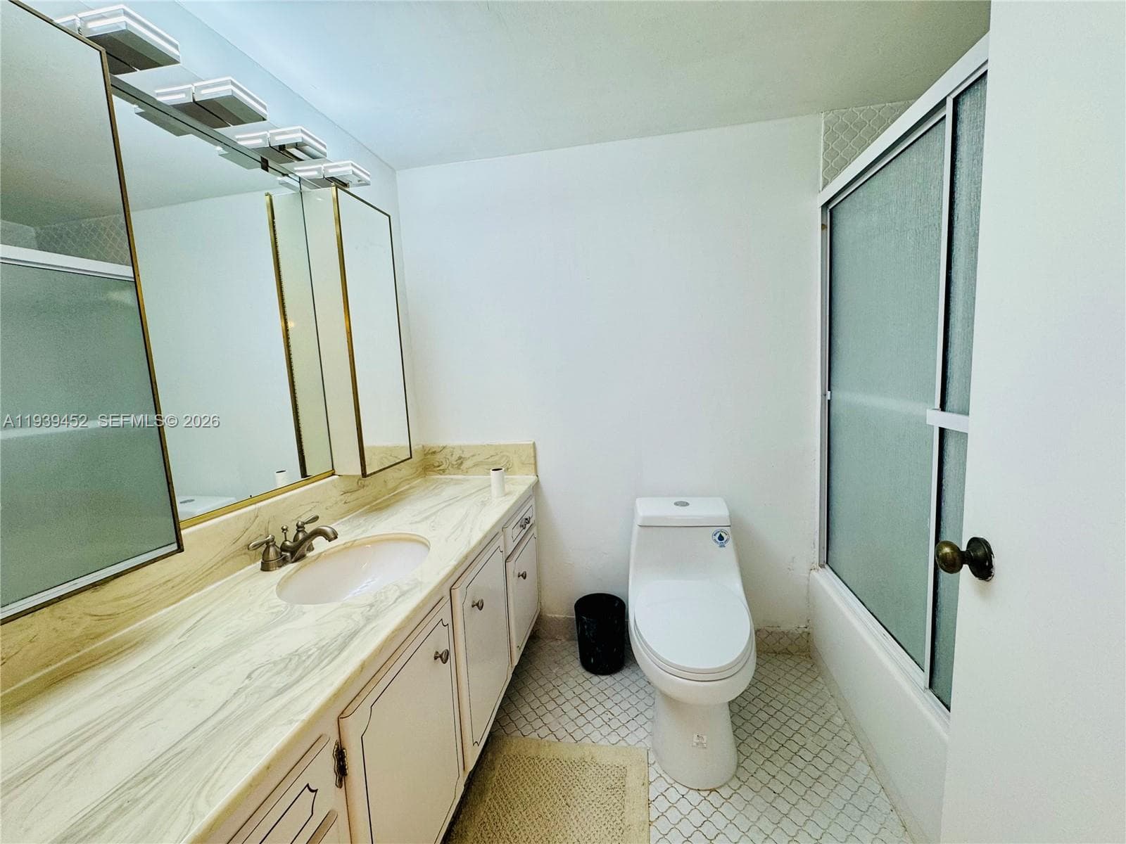 18021 Biscayne Blvd # 304, Aventura FL 33160 — 40
