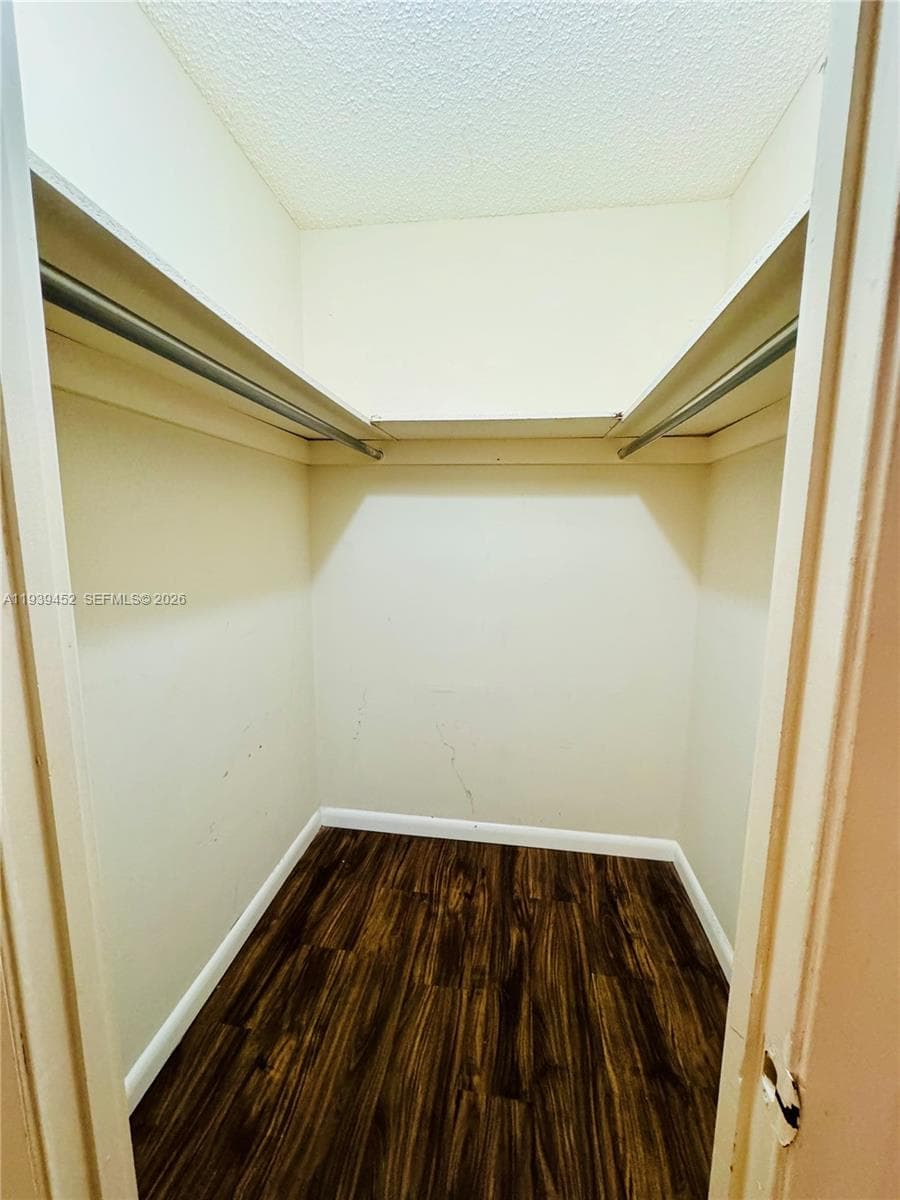 18021 Biscayne Blvd # 304, Aventura FL 33160 — 35