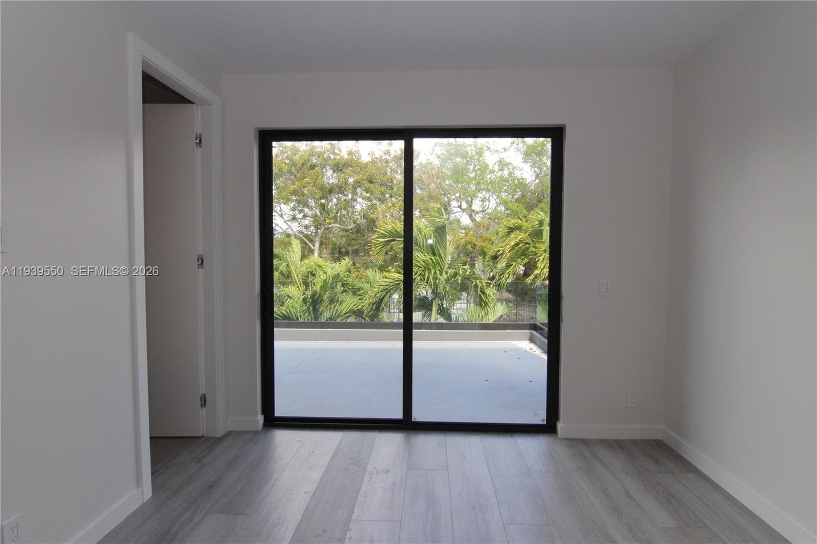 3540 Oak Ave, Miami FL 33133 — 23