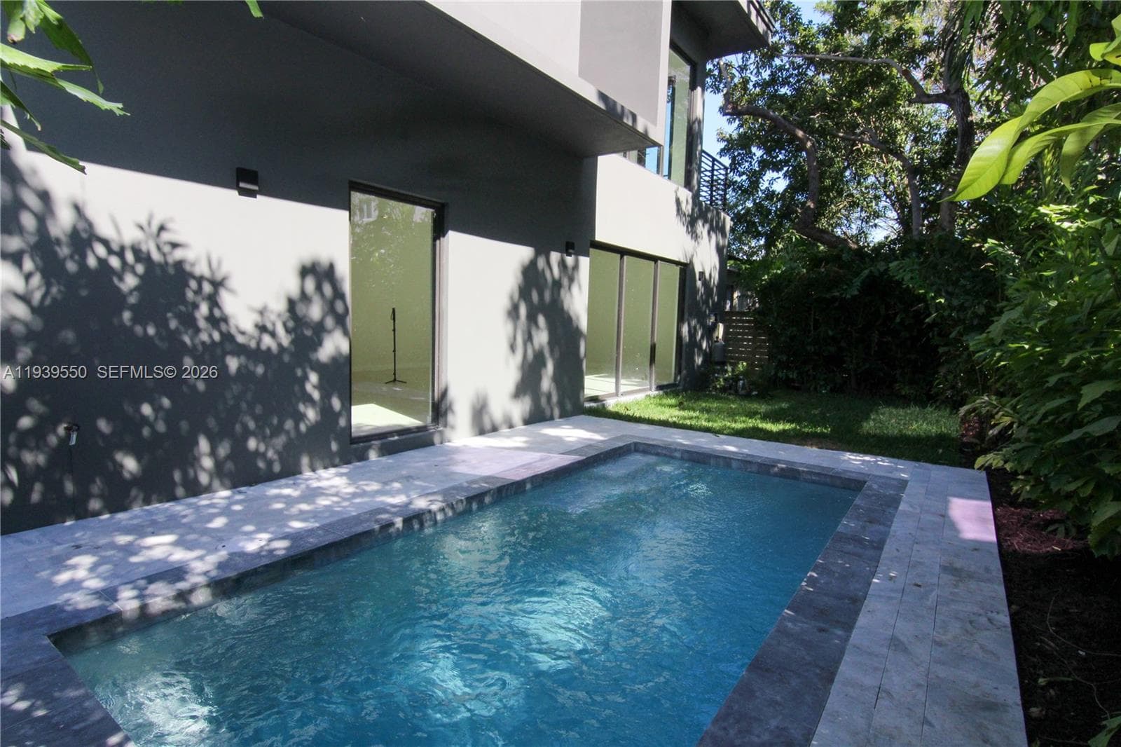 3540 Oak Ave, Miami FL 33133 — 6