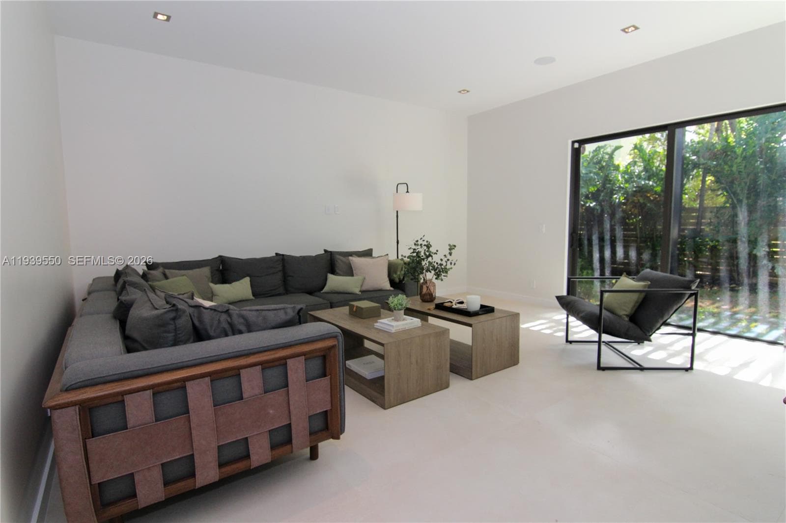 3540 Oak Ave, Miami FL 33133 — 7