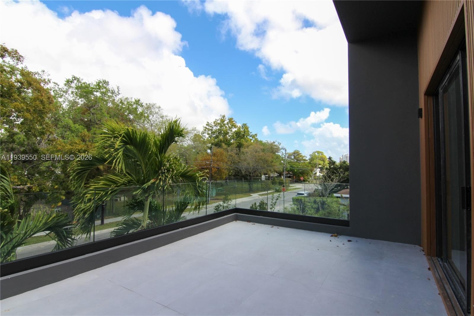 3540 Oak Ave, Miami FL 33133 — 24