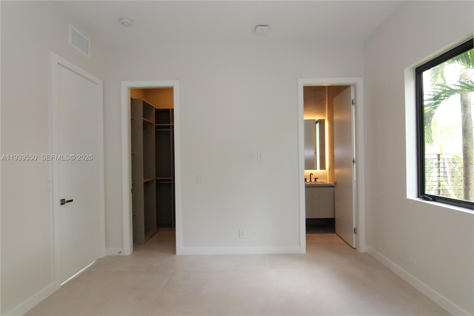3540 Oak Ave, Miami FL 33133 — 10