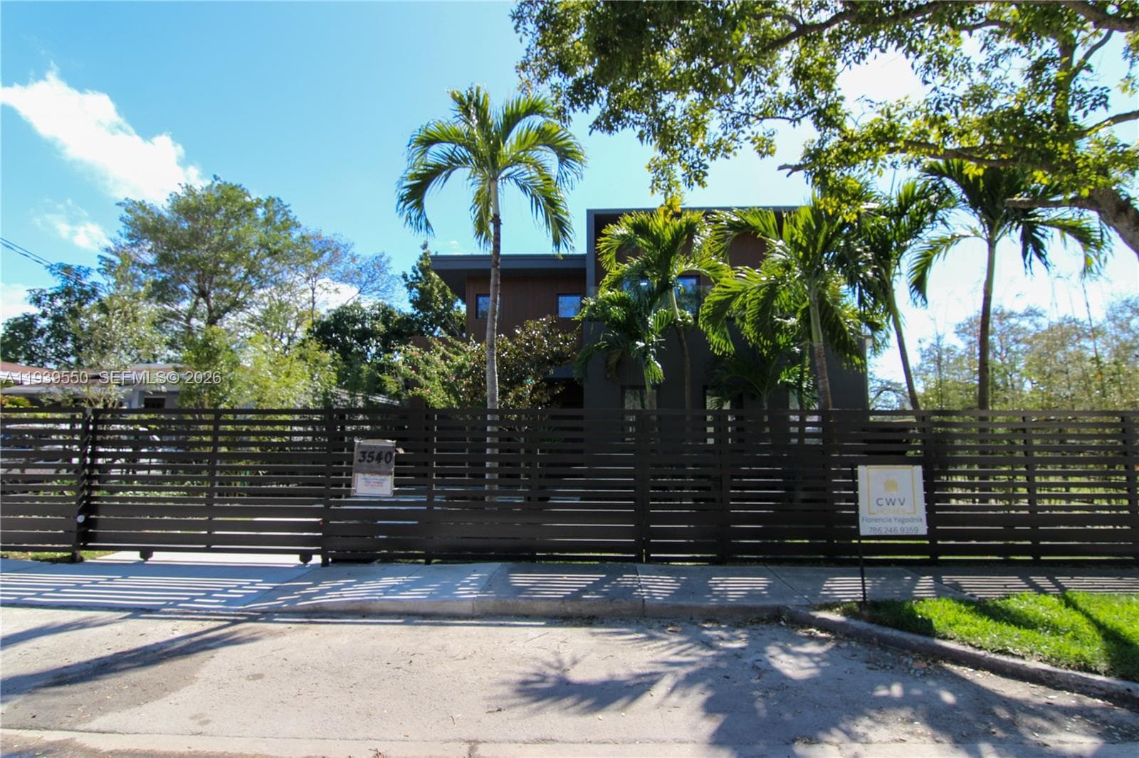3540 Oak Ave, Miami FL 33133 — 29