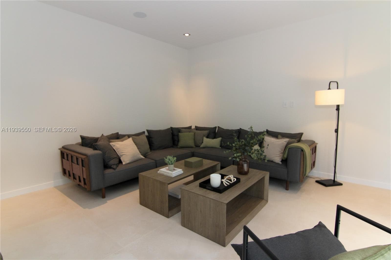 3540 Oak Ave, Miami FL 33133 — 8