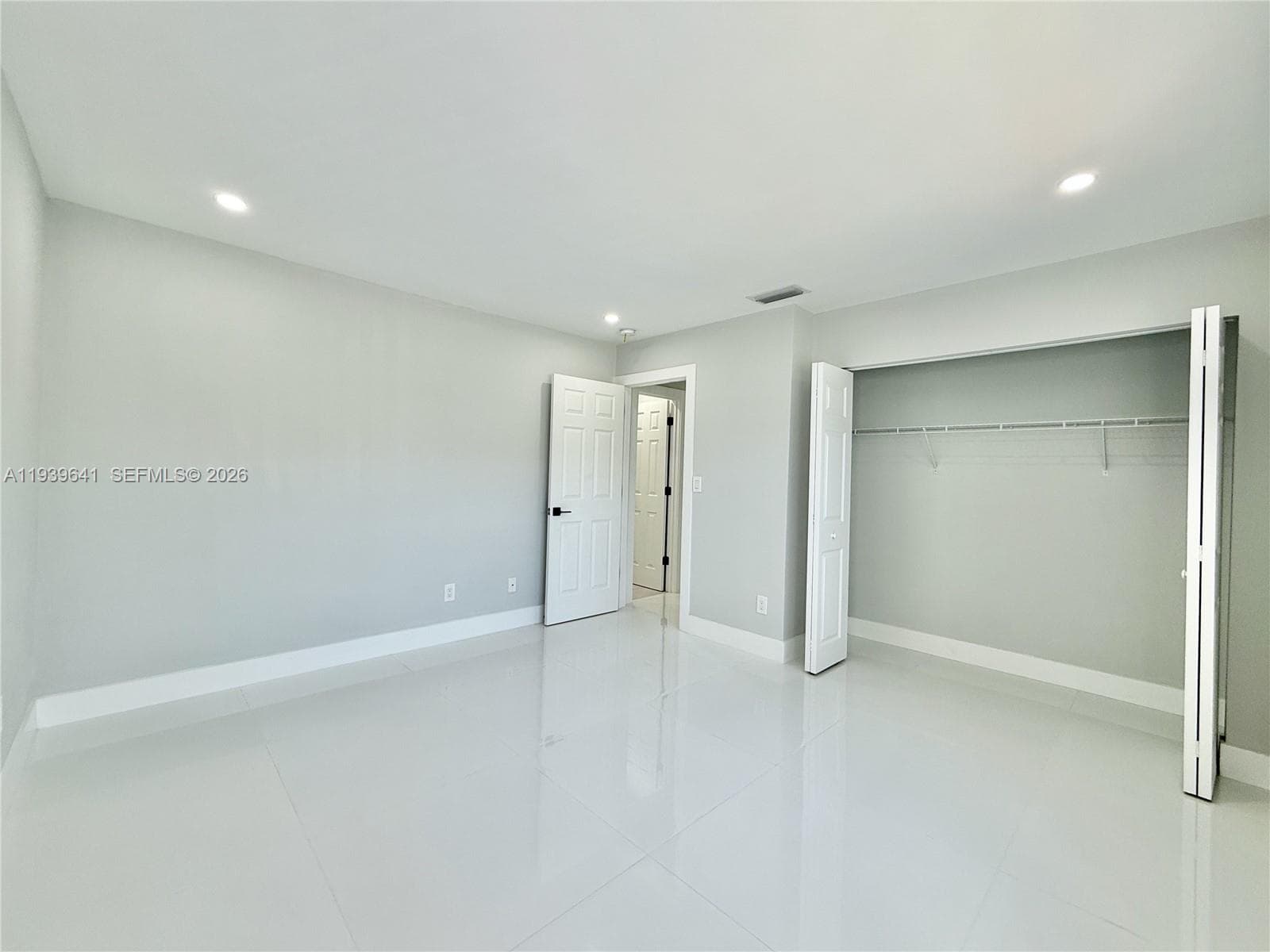 11240 SW 33rd Cir Pl, Miami FL 33165 — 11
