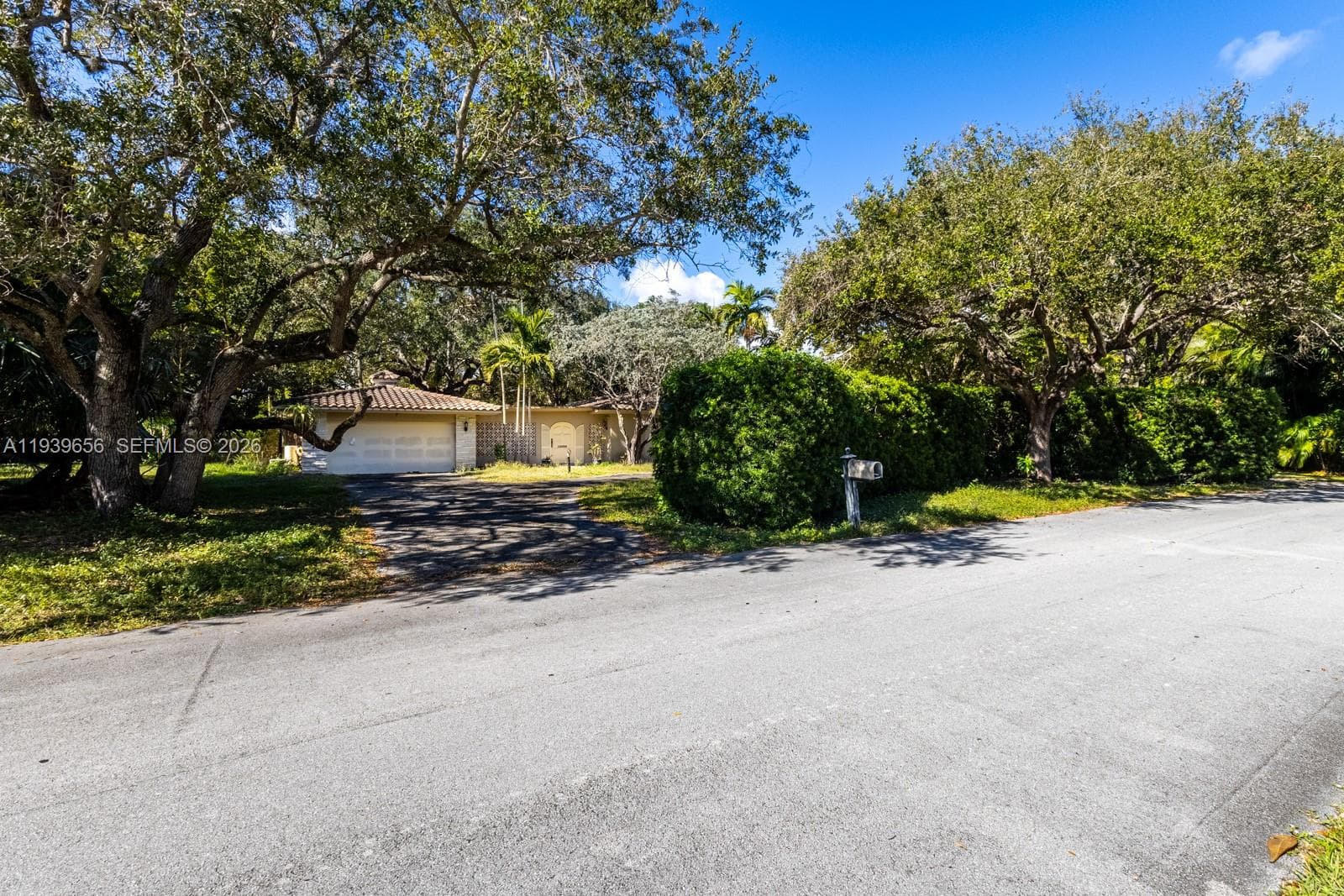 13500 SW 68th Ct, Pinecrest FL 33156 — 6